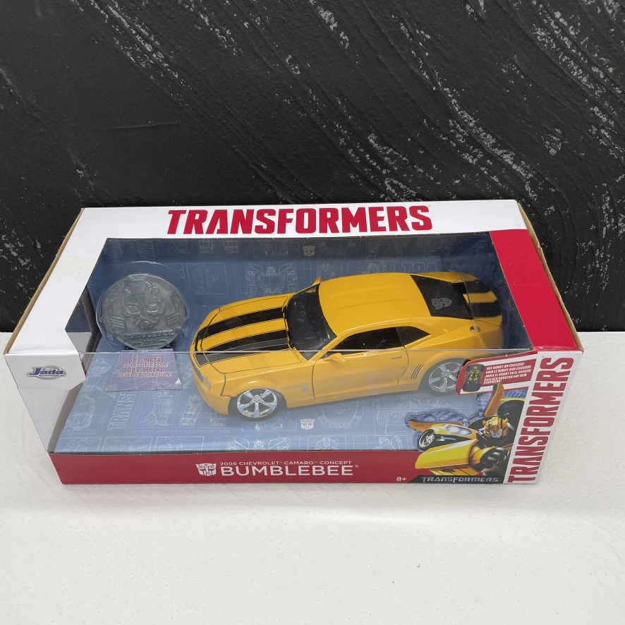 Transformers 1:24 Bumblebee 2006 Chevy Camaro Die-Cast Car w/Robot on Chassis & Collectible Coin, Toys for Kids and Adults