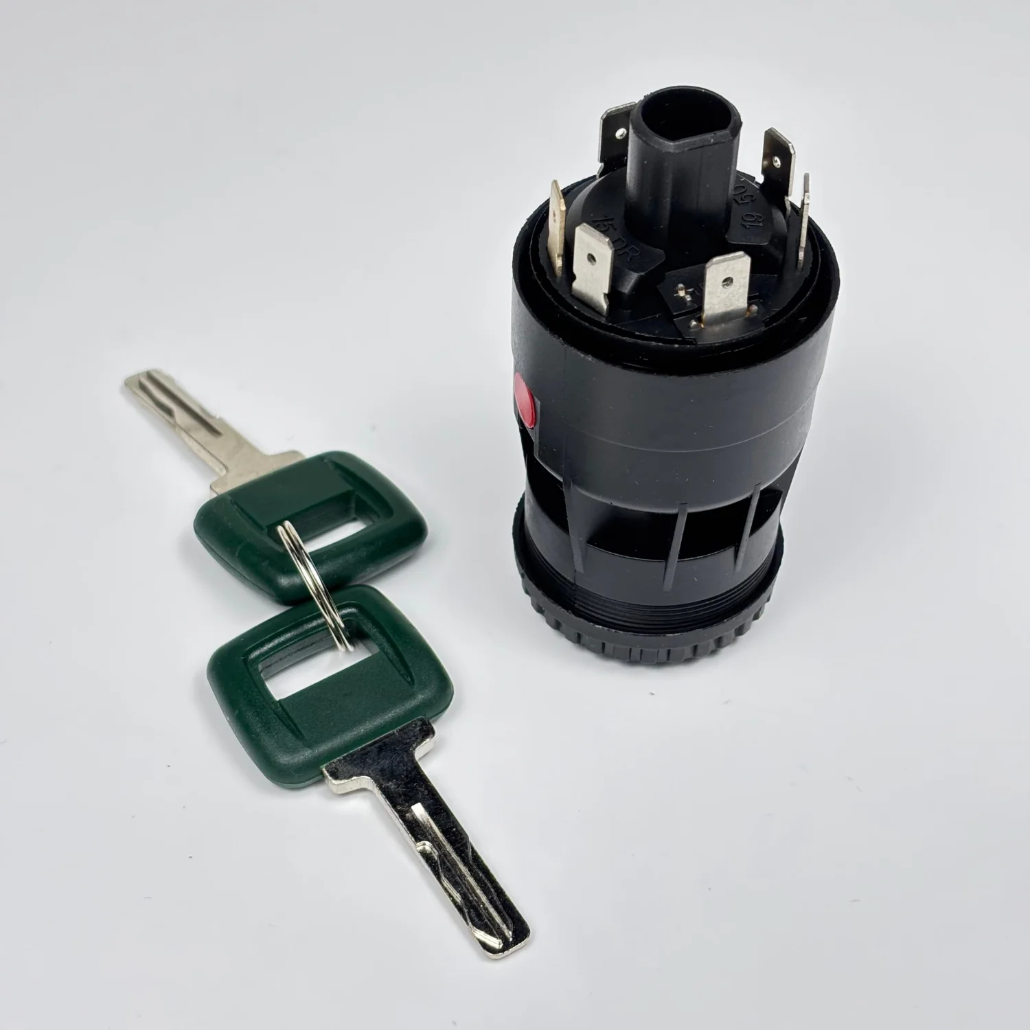 Ignition Switch with 2 Keys 15082295 For L50E L60E L70E L90E L110E L150E L220E Engine