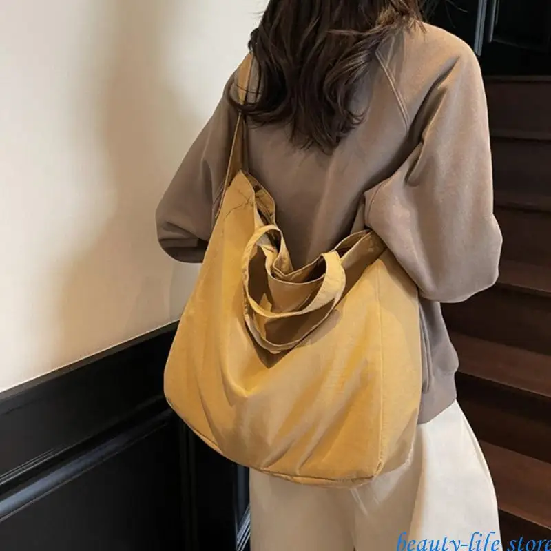 

Multi Purpose Nylon Handbag Large Shoulder Bag Suitable for Work School or Trips 517D