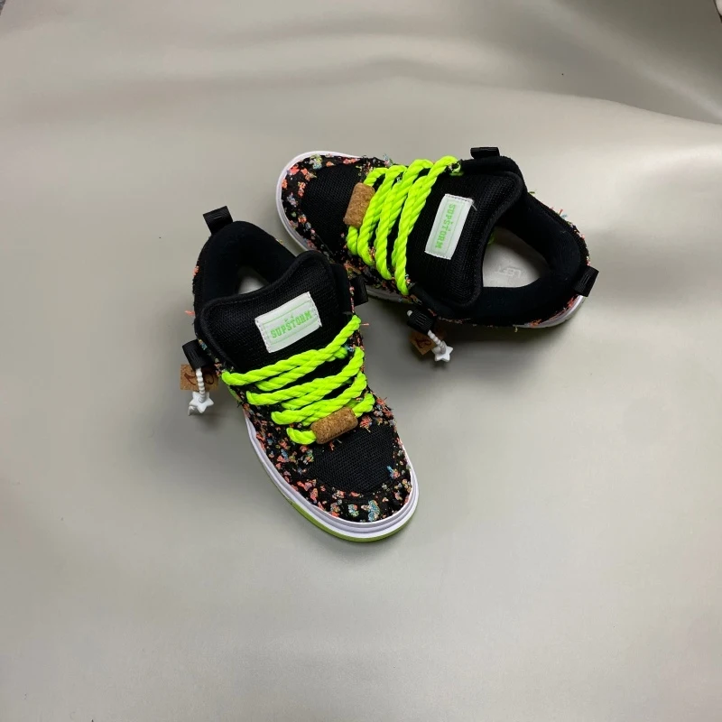 Black sole floral coarse rope shoelaces bread shoes fluorescent green contrasting thick soled skateboard shoes American street