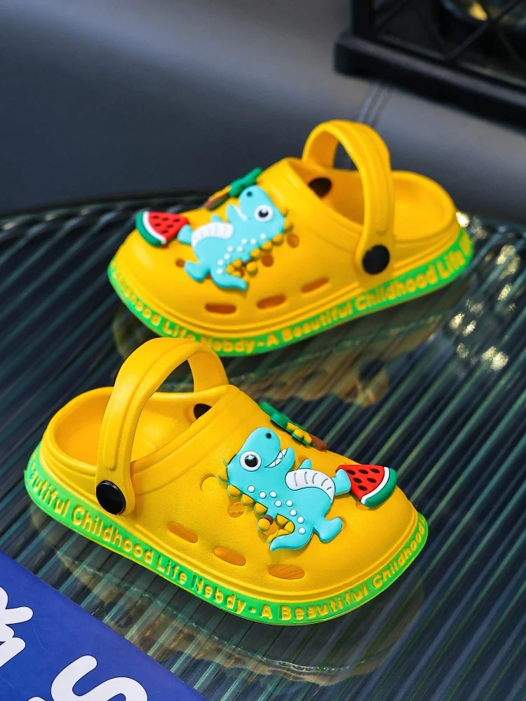 

Middle aged children's beach sandals, summer boys and girls' children's slippers, parent-child toe caps, breathable