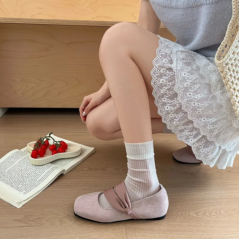 

Изящные туфли с квадратным носком и бантом