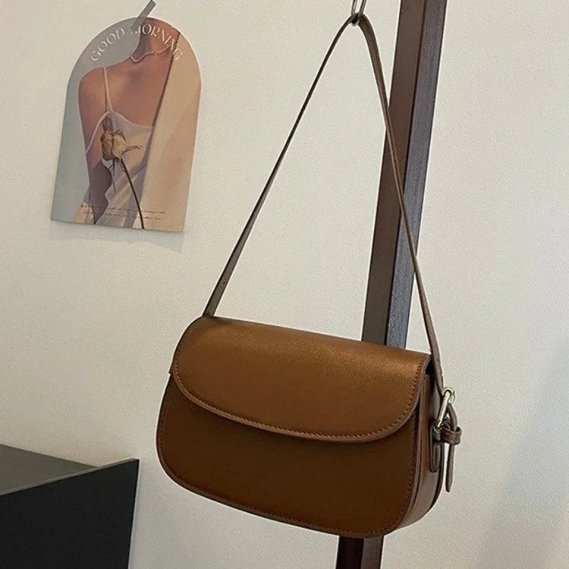 

Chic Glamorous Diaper Bag Crossbody Baby Care Café Visit Mom Exquisite Sleek Versatile Sophisticated Parent-Friendly