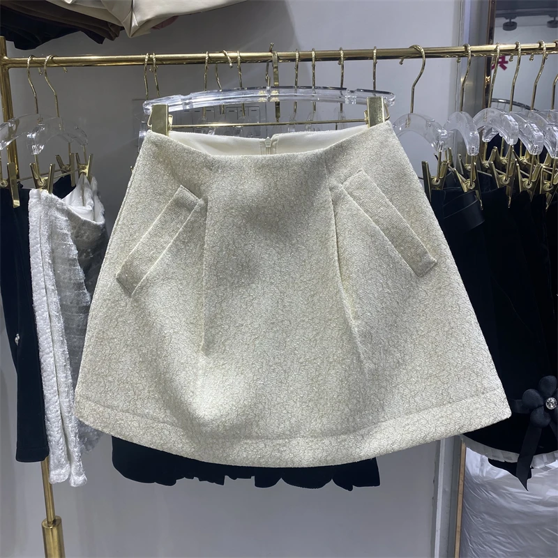 

Small fragrant style slim fit half skirt for women in autumn 2025 new solid color temperament elegant A-line short skirt
