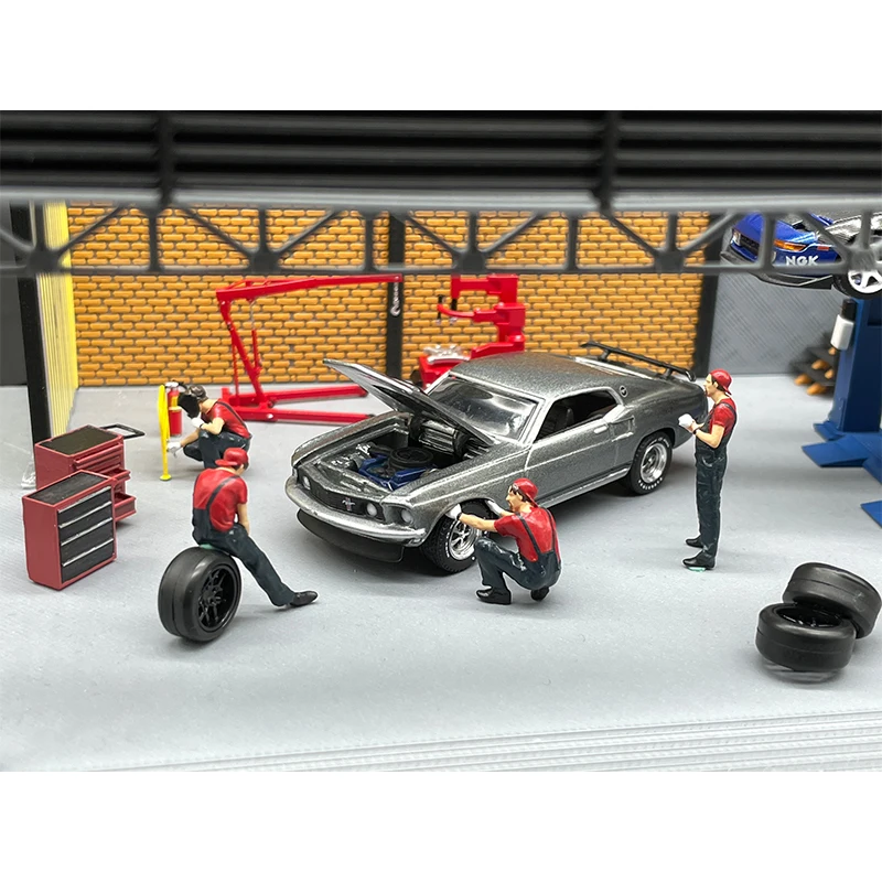 

1:64 Scale Repairman Garage Model Scene Crane Tire Diy Accessories Doll Miniature Scene Car Model Decoration Gift Souvenir