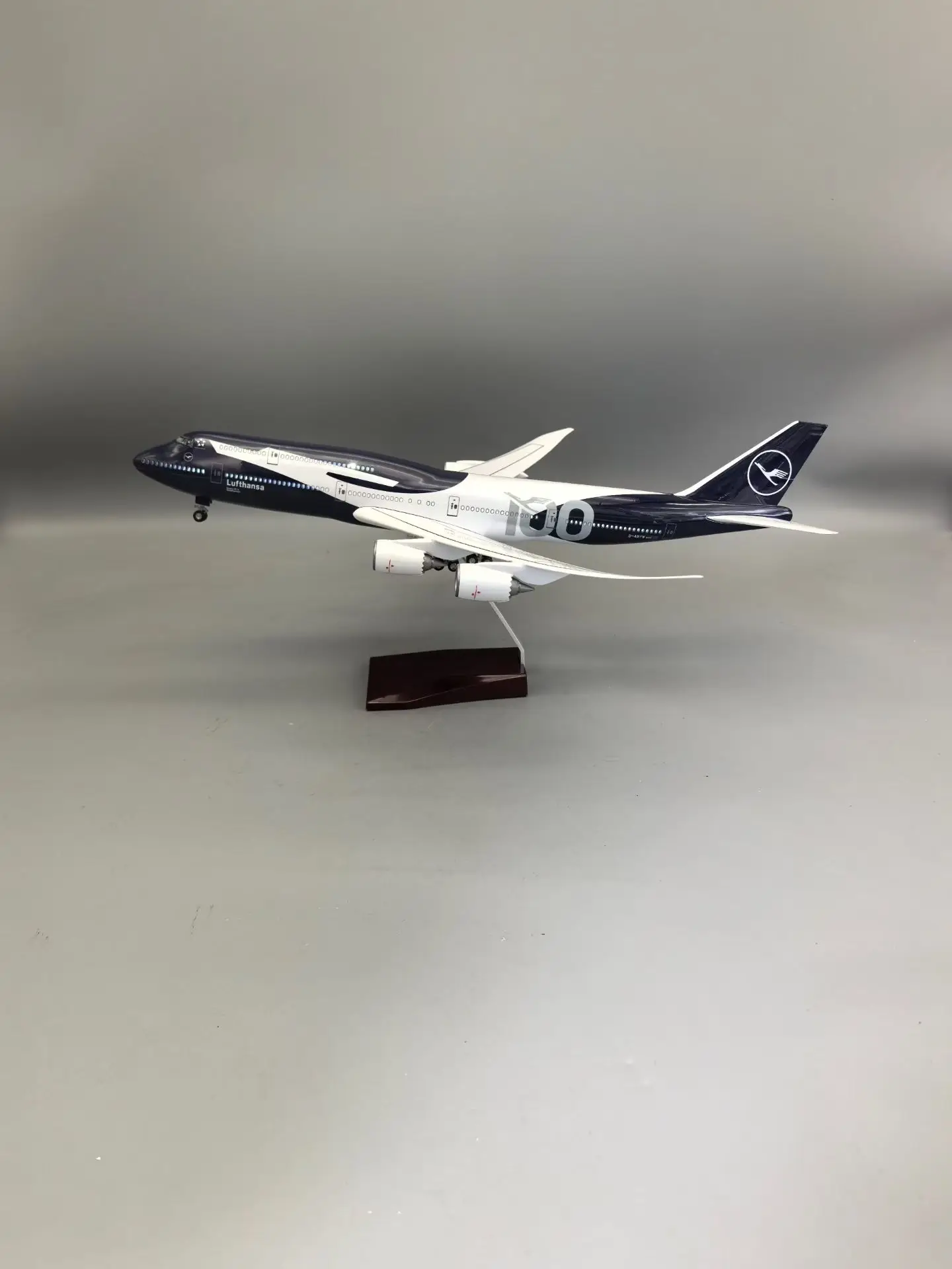 

47CM Model Planes Lufthansa B747 German 100years 747 Diecast Airplane Model Kits Resin W Light and Wheel Collectible for Aviatio