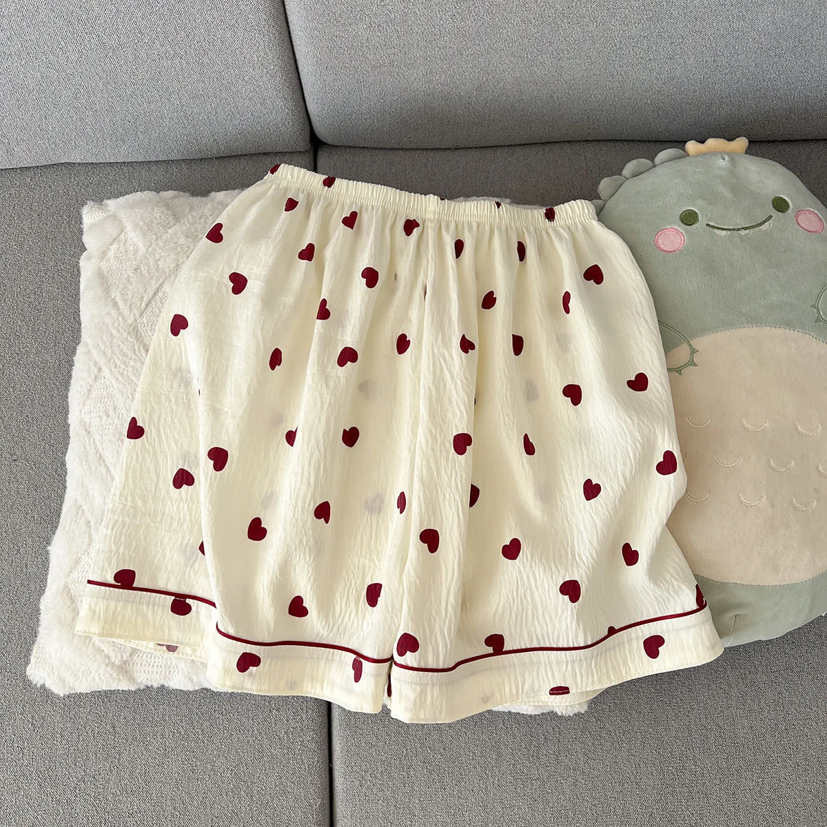 Damen Sommer-Pyjama mit herzförmigen kurzen Ärmeln und Shorts, süß und niedlich, kann im Sommer draußen getragen werden, zweiteilig. – Detail 8