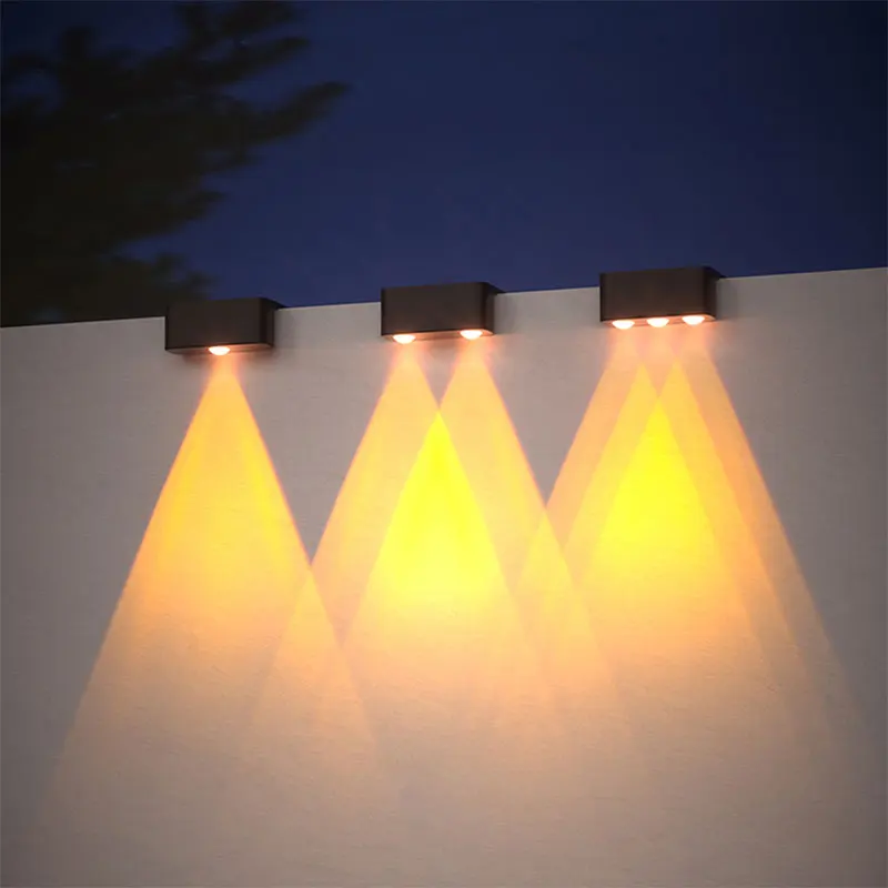 

Умный настенный светильник на солнечной энергии с автоматическим днем и ночным управлением, идеально подходит для дворов и дорожек