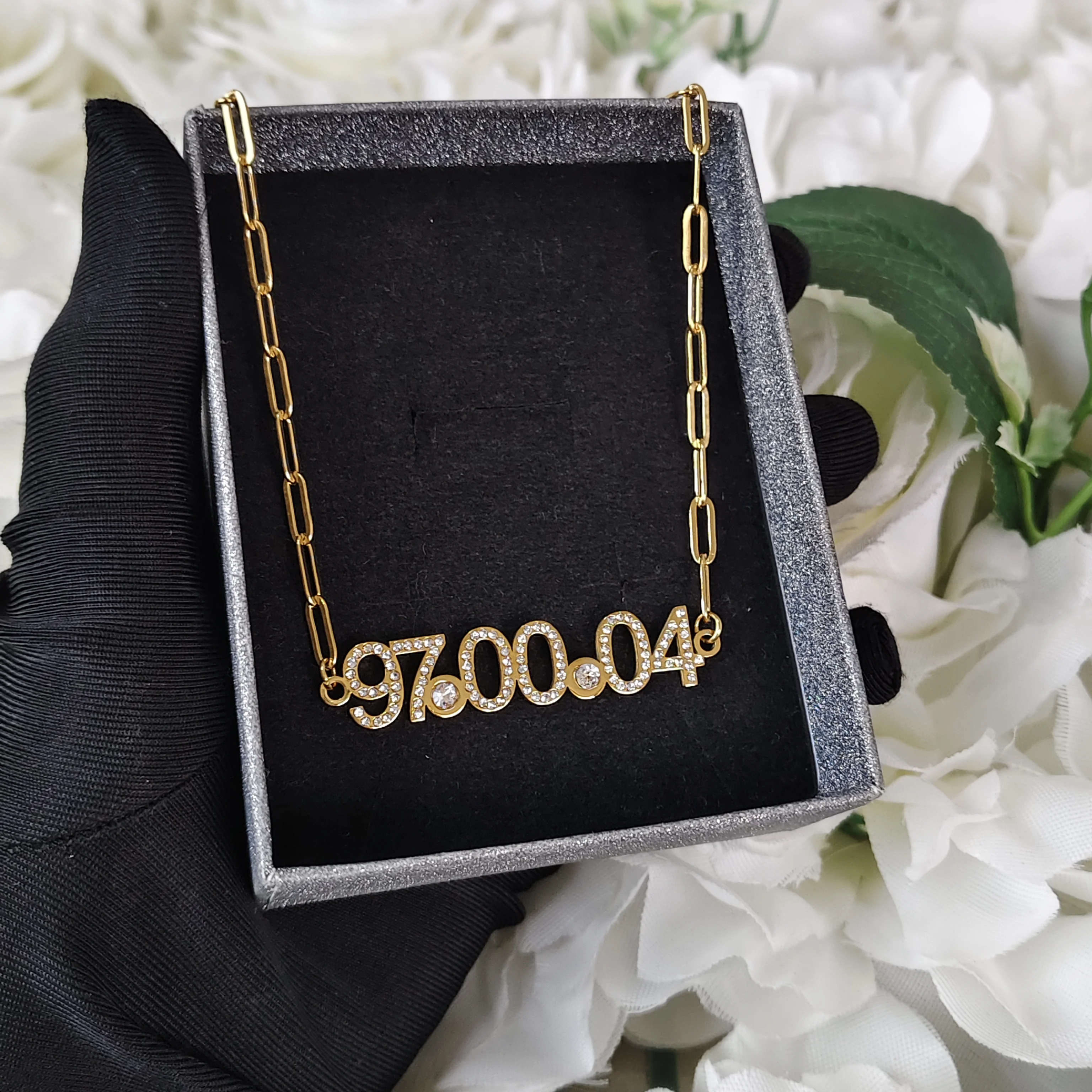 

DHQH New Customized Name Diamond Necklace Personalized Letter Birthday Stone Pendant Birthday Gift Manufacturer Direct Sales