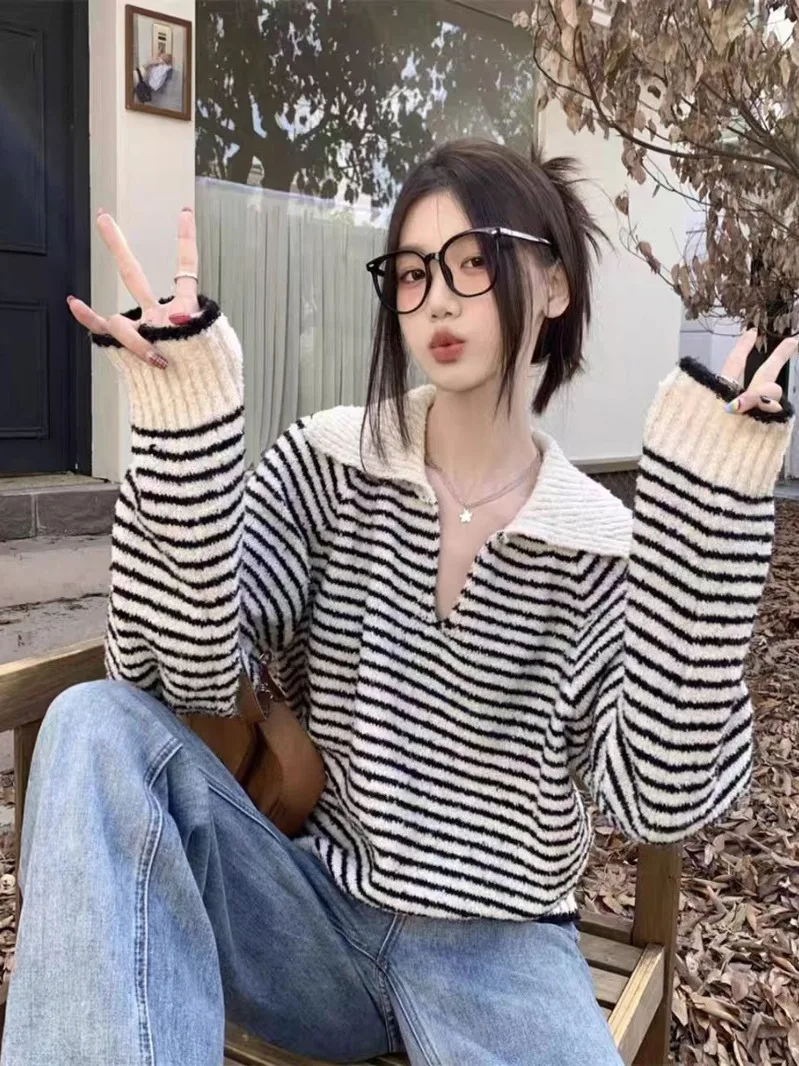 

Gagarich Korean Loose Age Reducing Contrasting Striped Autumn Winter College Style Casual Long Sleeved Pullover Knitted Sweater