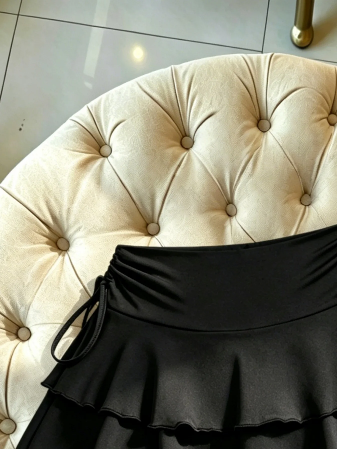 Damen Doppellagiger Gerüschter Minirock mit seitlichem Kordelzug, geraffter hoher Taille, ausgestellter Kuchenrock, lässiger, einfarbiger kurzer Rock für Damen – Detail 5