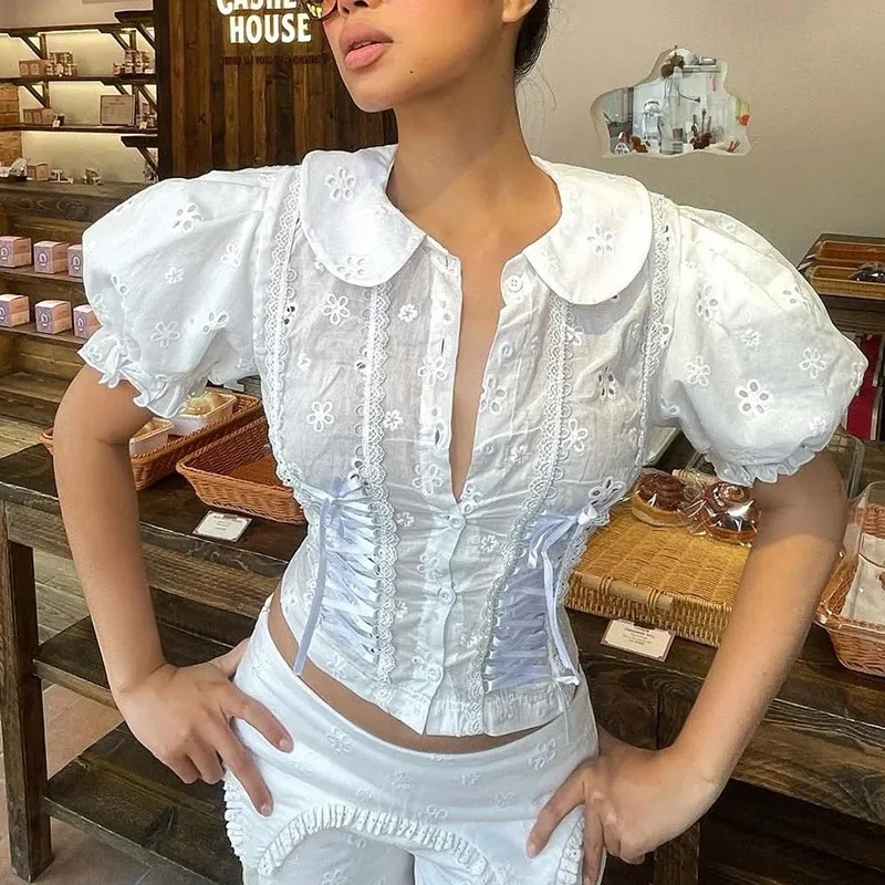 

Милая белая вышивка, ажурная блузка, винтажные рубашки на шнуровке, топ с короткими рукавами, женские модные тонкие укороченные топы