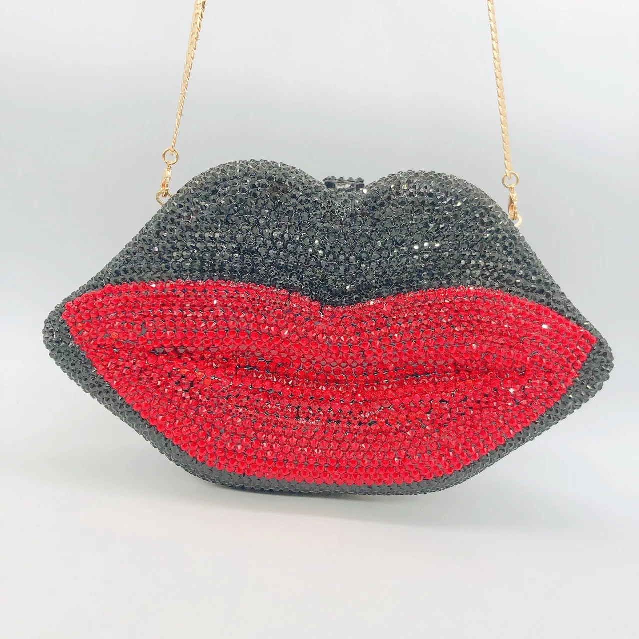 

Женский клатч с черными и красными губами и бриллиантами для ужина, банкета и стразами, модная сумка-клатч на кнопке, Bolso Fiesta Azul Cielo