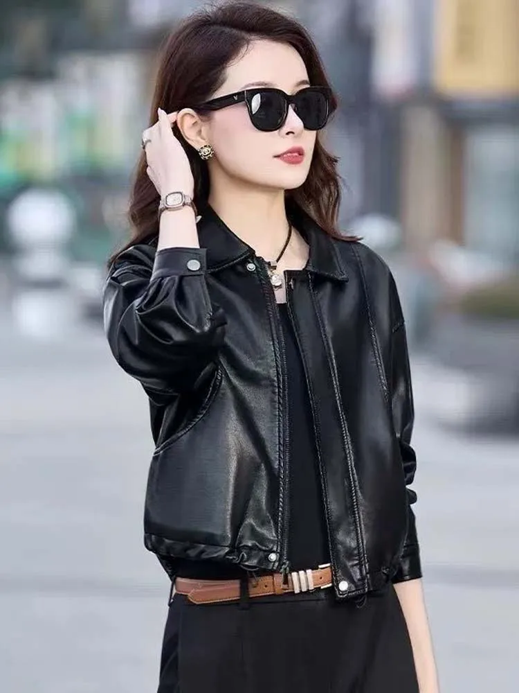 Elegancki płaszcz motocyklowy z kołnierzem ze sztucznego futra, ocieplany polarem, damski, ze skóry PU, luźny krój, wysoka jakość, idealny na wiosnę i jesień.