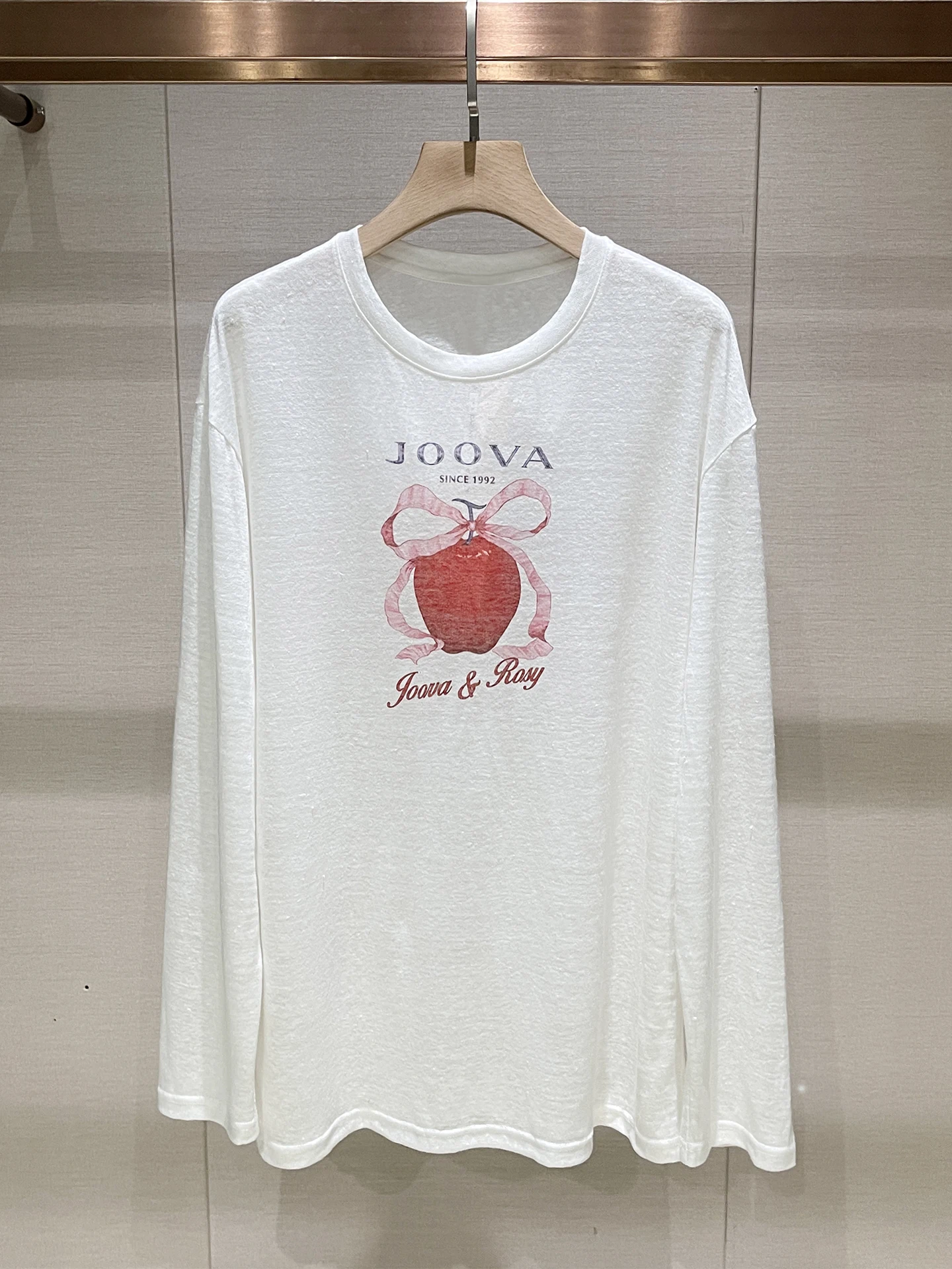 

Свободная женская футболка с круглым вырезом и принтом, повседневная, удобная, дышащая, весенняя, новая, белая, приталенная...