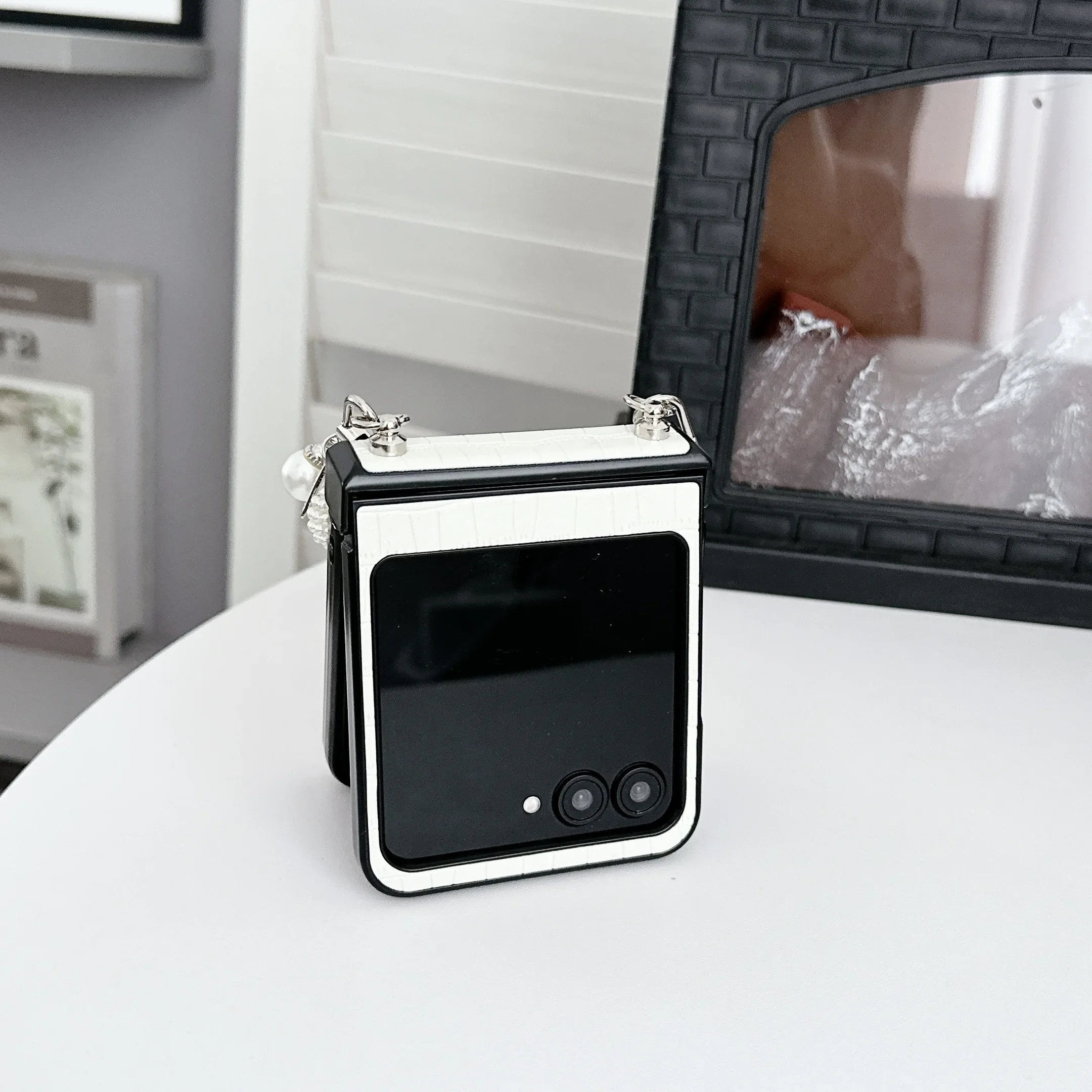 التمساح نمط الجلود شريط للرسغ جراب هاتف لموتورولا رازر 60 برو 50 الترا موتو رازر 40 غطاء مقاوم للصدمات