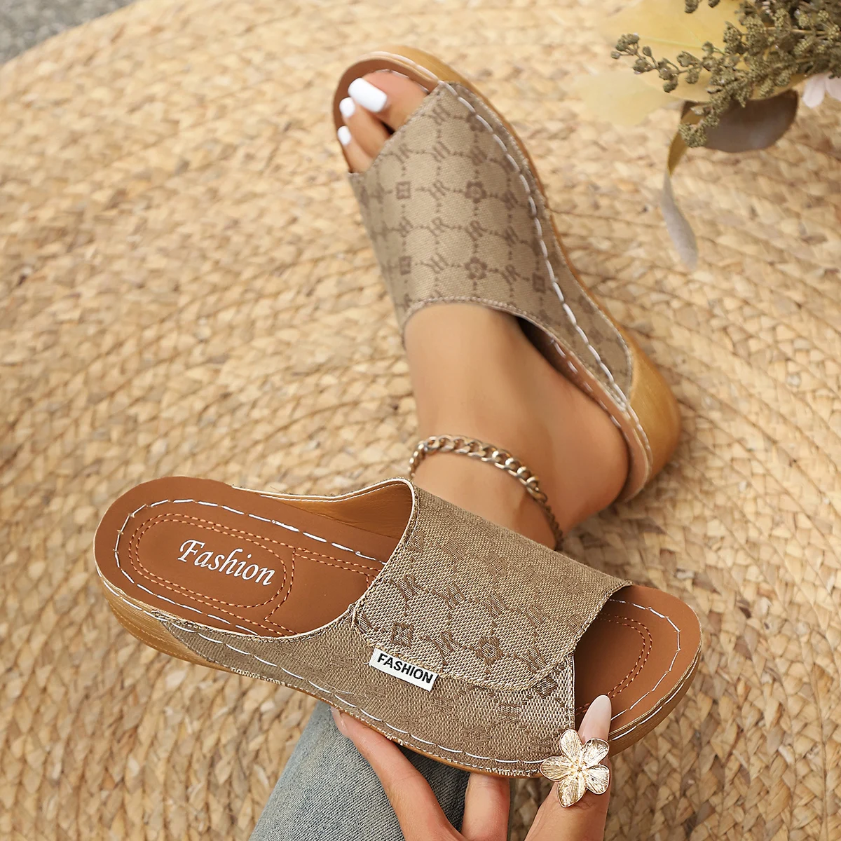 

Summer Women Wedge Slippers 2026 Fashion Simple Style Print Thick Soled Sandals Female Lightweight Med Heel Casual Beach Shoes