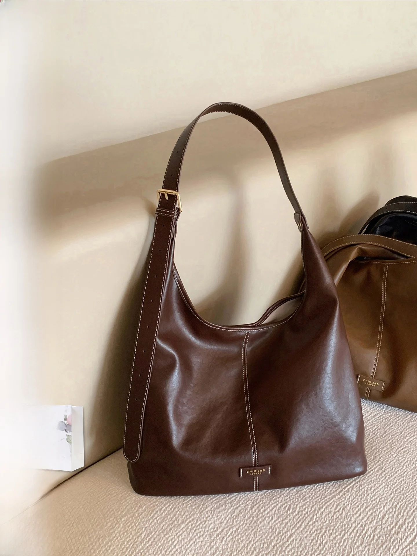 

Chio2nd South Wind Opera Ghost Tot Bag Женская осенне-зимняя сумка на одно плечо с наклонным крестом Простая сумка Aosphere