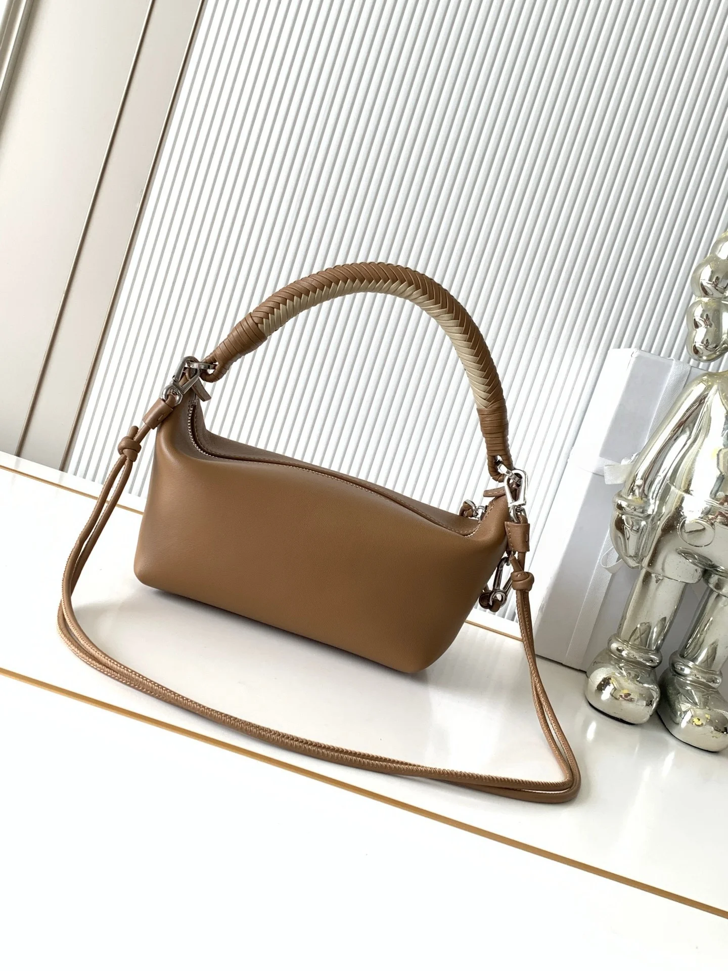 French Style Niche Leather Lunch Box Bag Simple And High-End Dumpling Bag Versatile And Casual Single Shoulder Crossbody Commuti