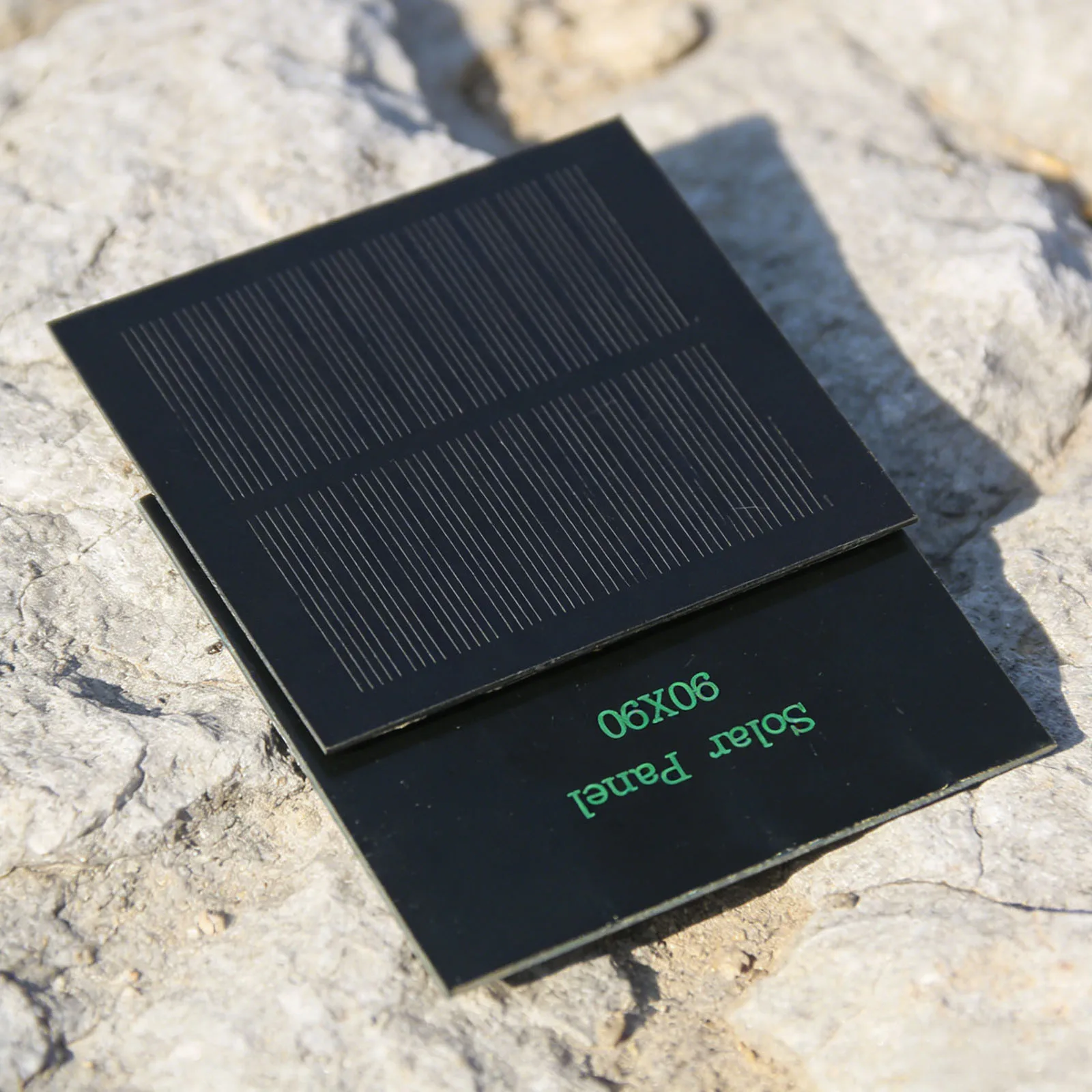 1.1W 5V 220MA Mini Solar Panel 90x90mm Monocrystalline Silicon Solar Cells Lightweight for DIY Electric Power Project
