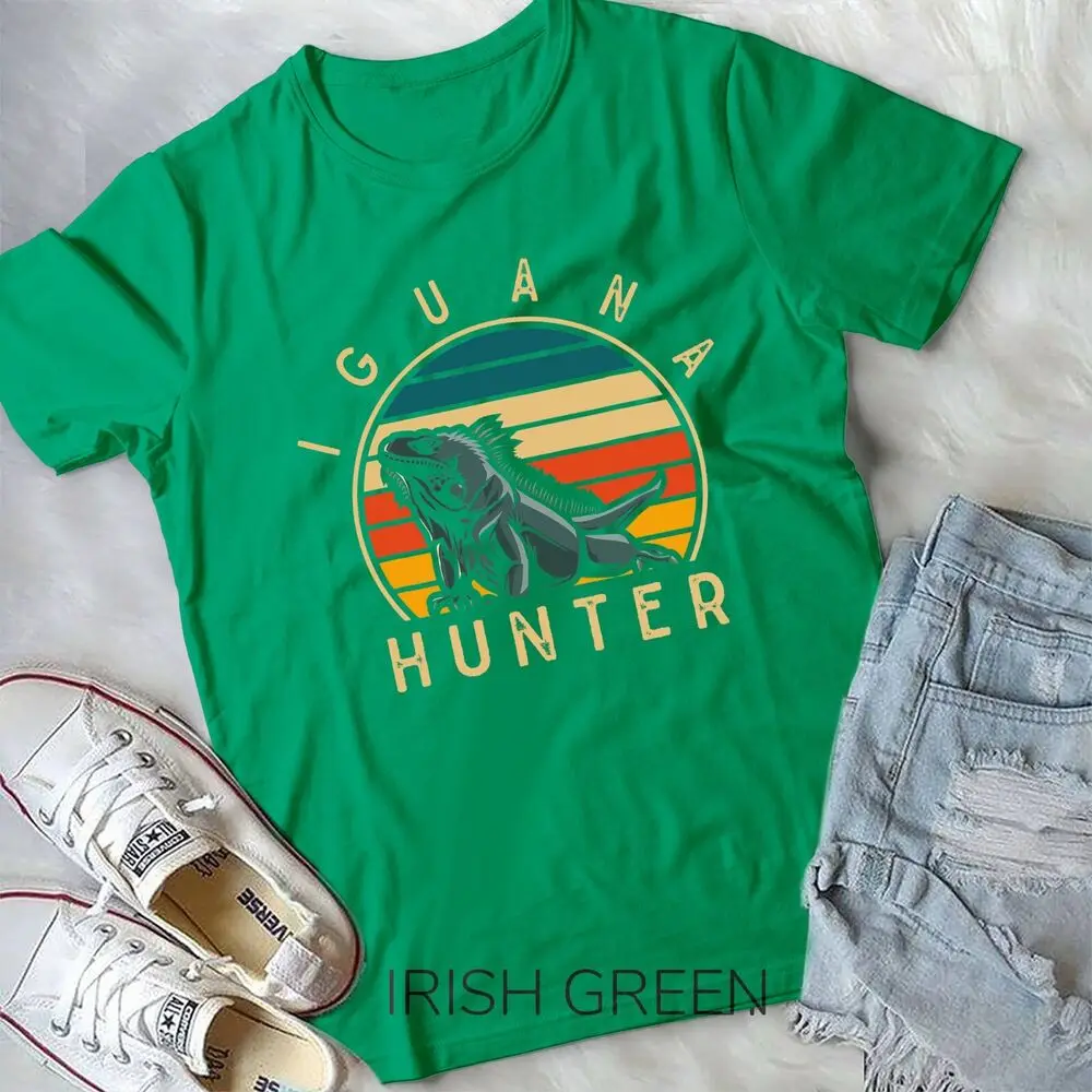 Vintage Iguana Hunter Funny Reptile Lover Unisex T-shirt