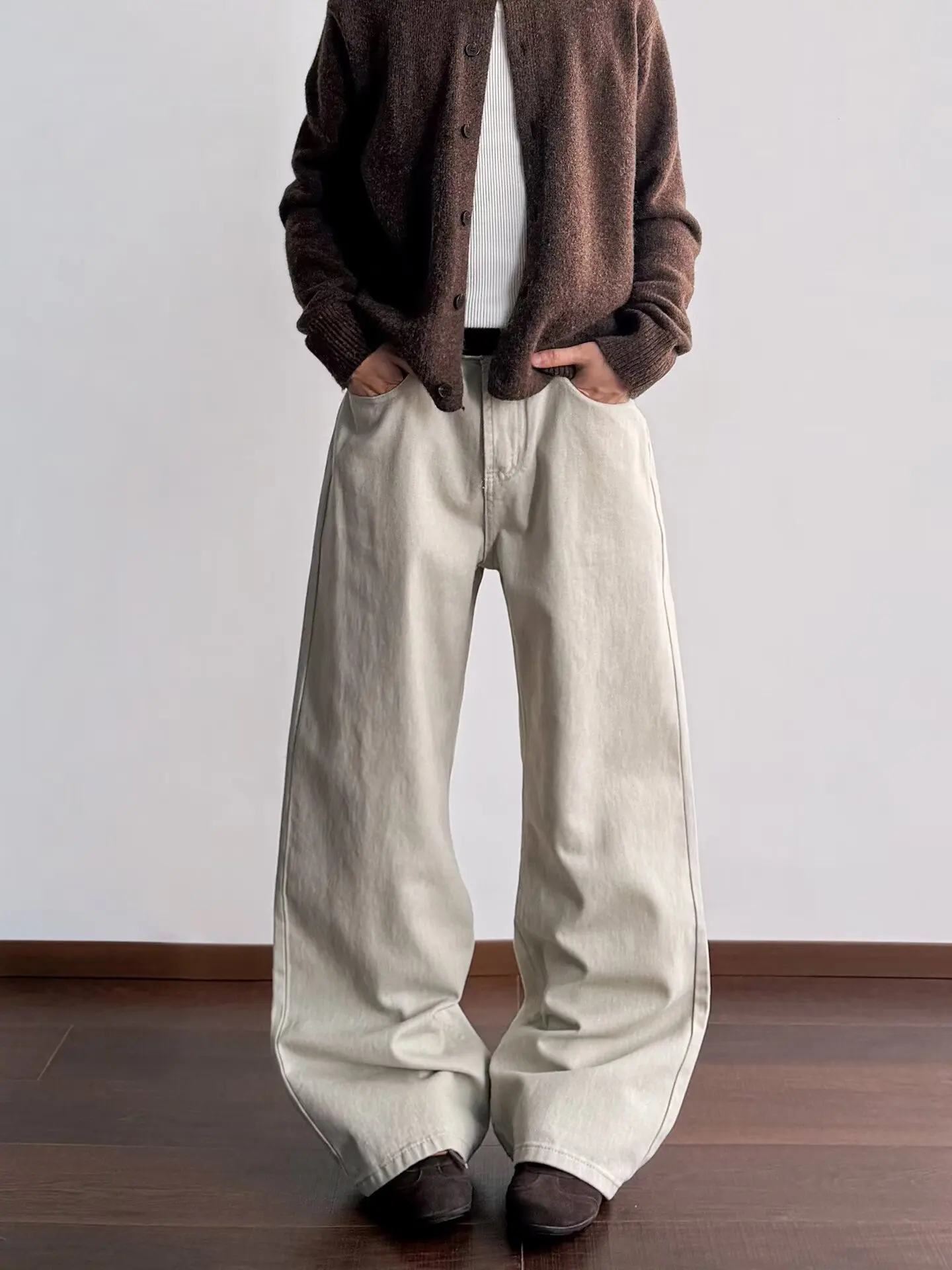 

Women's Men Fashion Straight Loose Jeans Korean Style Mid High Denim Summer Versatile Wide Leg Trousers 2026 New Male Street