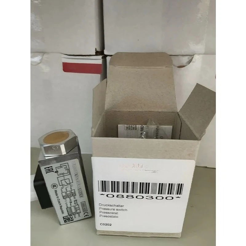 

Совершенно новый датчик давления 0880200 0880300