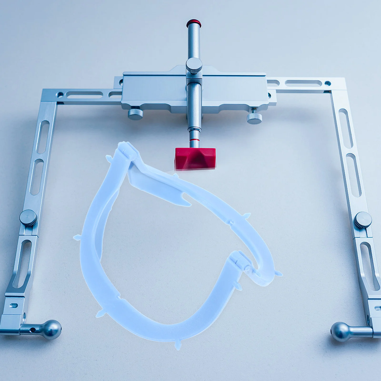 

Folding Frame Durable PVC Rubber Dam Support Holder Practical Oral Care Tool for Dental Use Oral Care Tool