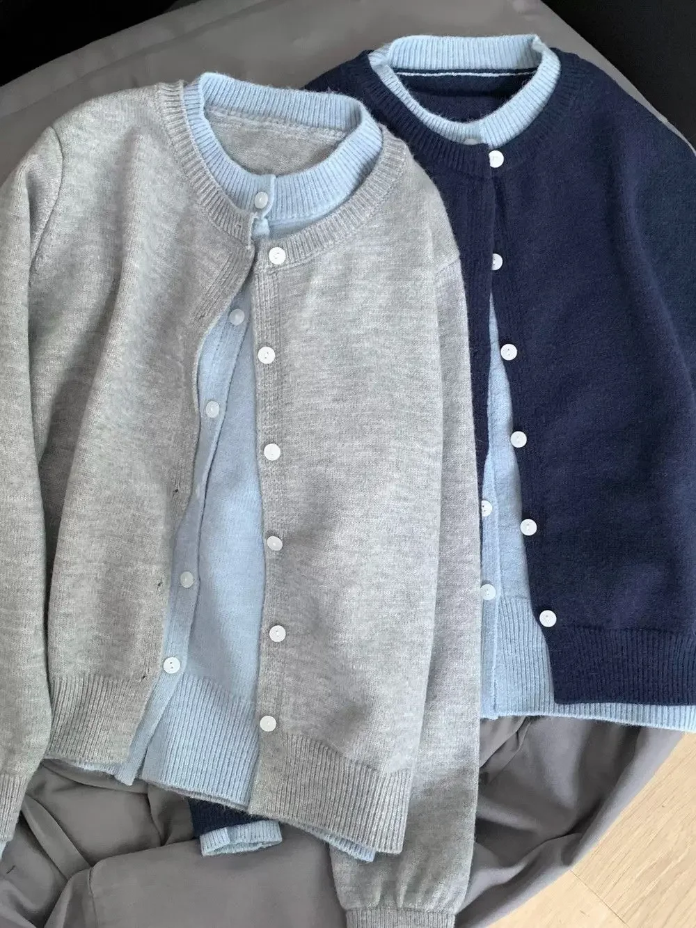 

Spring And Autumn Korean Splicing Color Match Fake Two Piece Grey Knitted Cardigan Women's Loose Sweater Top