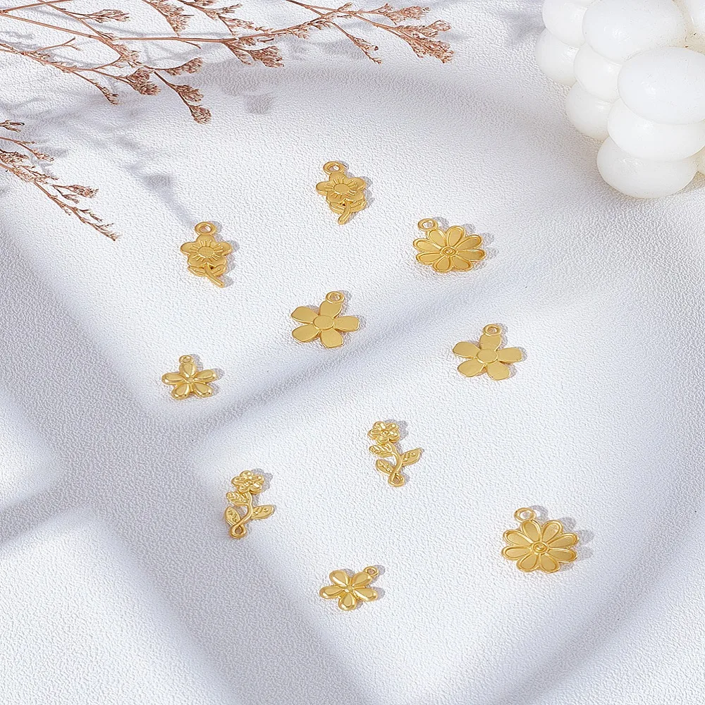 

10Pcs 5 Styles Rack Plating Alloy Pendants Cadmium Free Lead Free Nickel Free Flower Charms Matte Gold Color