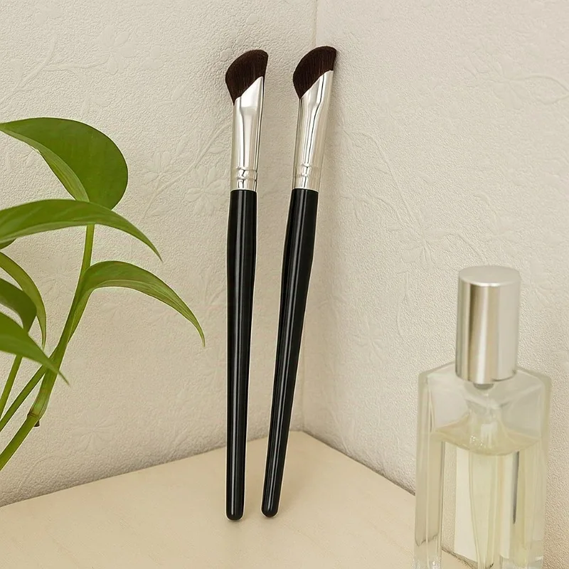 1/2Pcs Weiche Nase Kontur Pinsel Erröten Highlighter Koreanische Schönheit Make-Up-Tool für Frauen Gesicht Sculpting