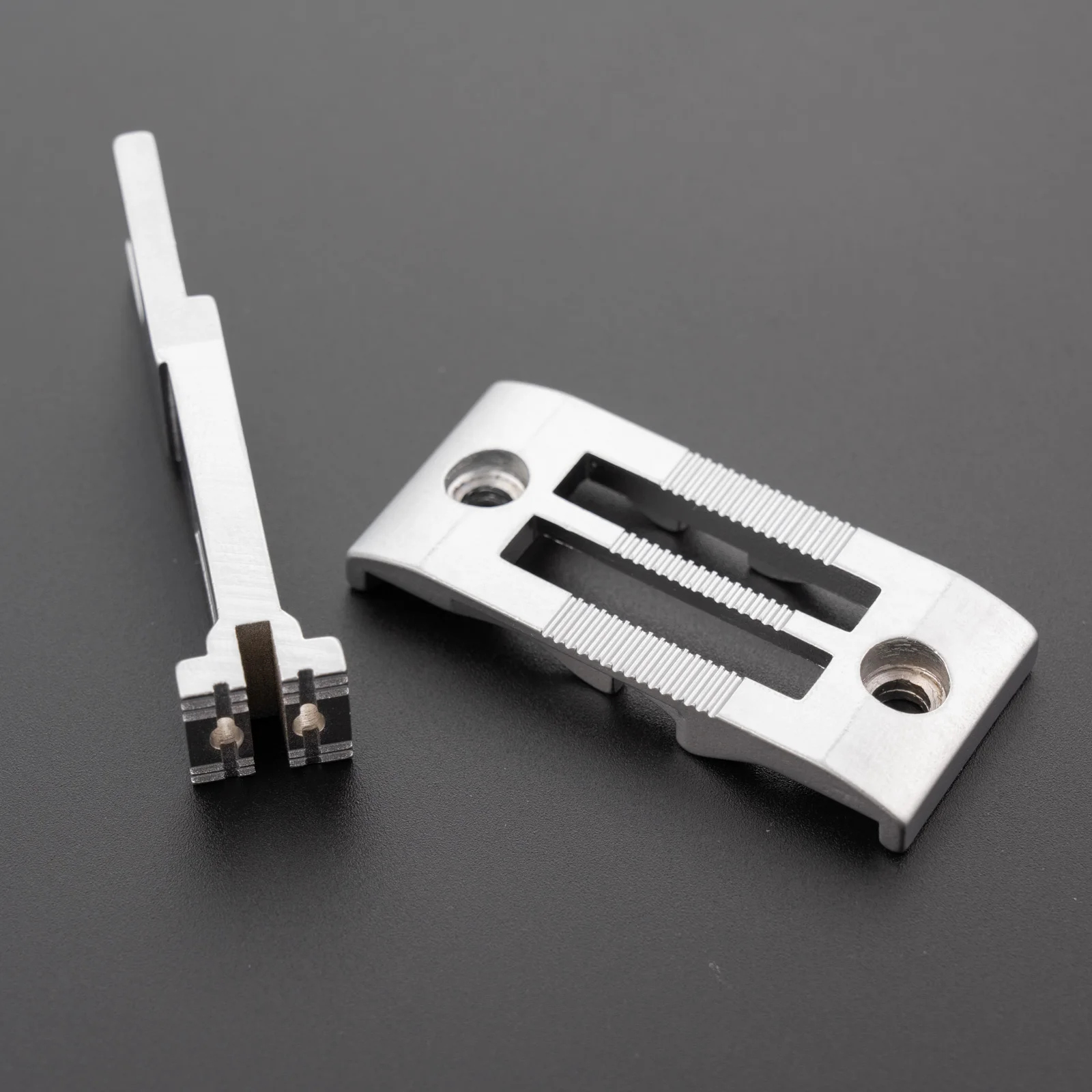 KH868-NP KH868FD Para Durkopp 868 Placa de aguja y Diente de arrastre Neumático Doble Aguja Posicionamiento Central de Correa Máquina de Coser 0868 202260