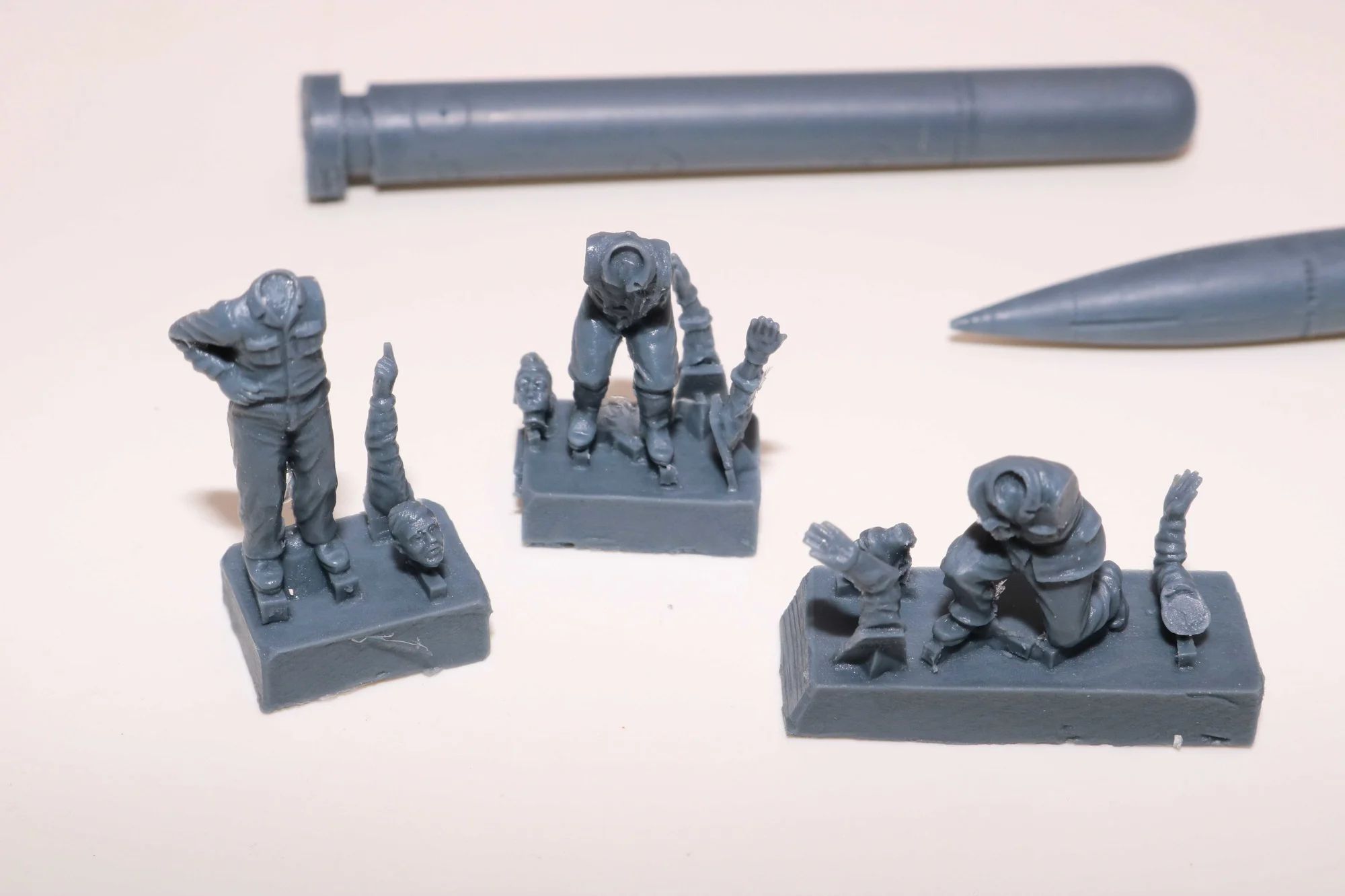 1/72 Die-cast Resin Soldier Sailor And Torpedo Scene In Unpainted