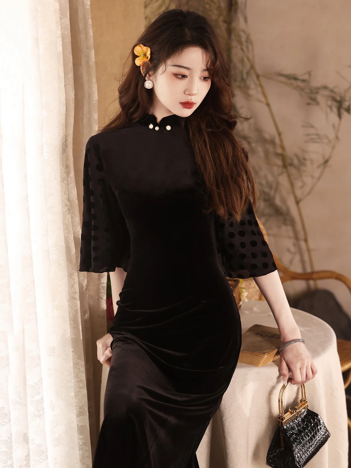 Young Elegant Black Velvet Inverted Big Sleeve Cheongsam Spring and Summer New Chinese Style Short Daily Wearable