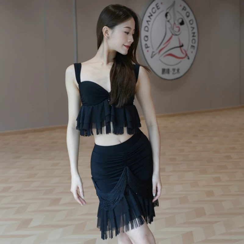 ฤดูร้อนละตินเต้นรําเสื้อผ้าผู้หญิง Ruffle Fringe สั้นพู่กระโปรง Rumba Samba Cha Cha เสื้อผ้าเต้นรํา DNV24203