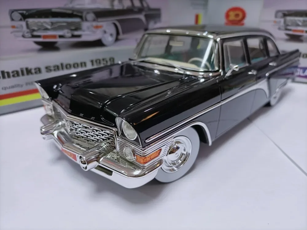 Soviet gaz13チャイカ1/18セダンヴィンテージカー,レジンカーモデル