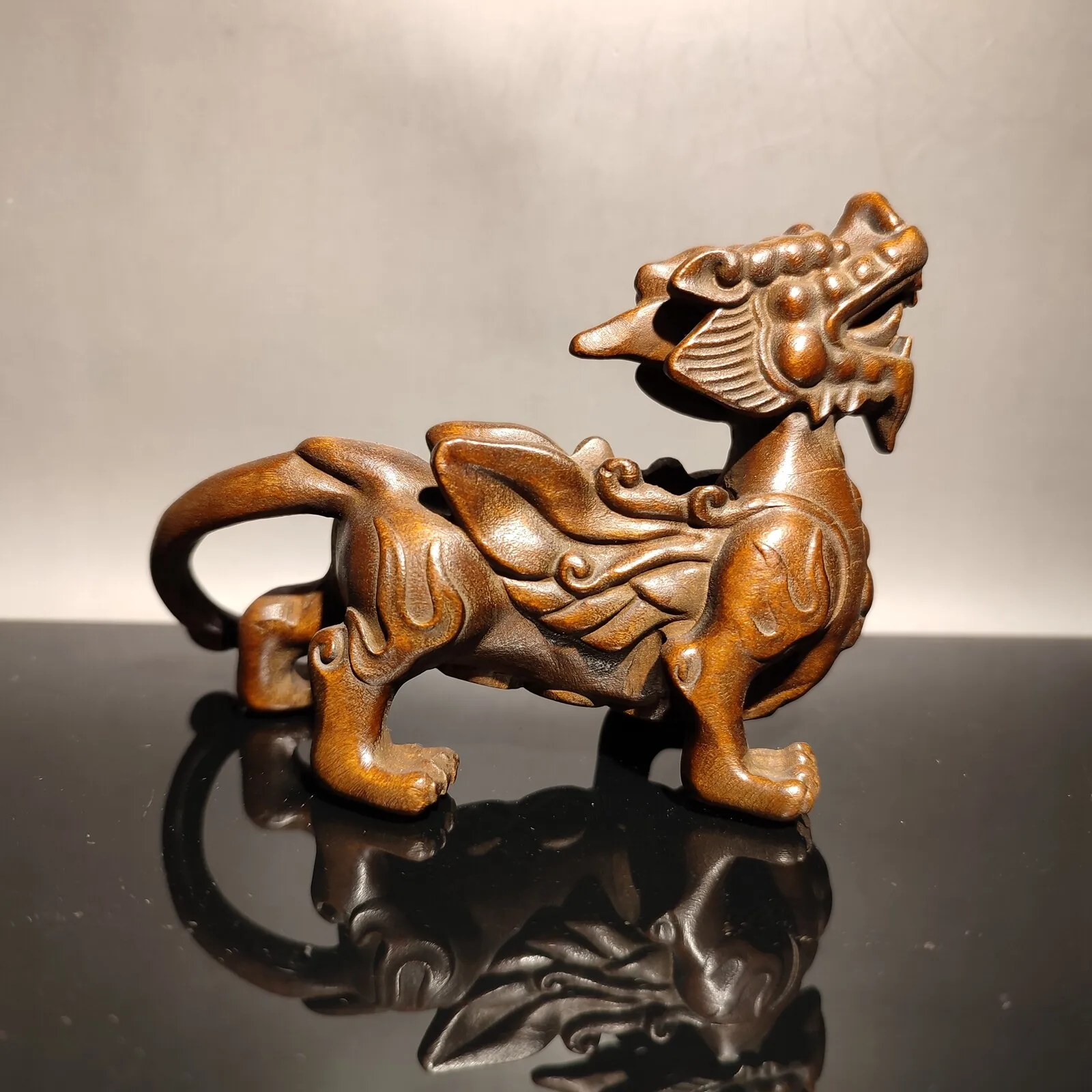 

Винтажная китайская деревянная статуя дракона, резьба по дереву, единорог, декор комнаты, скульптура