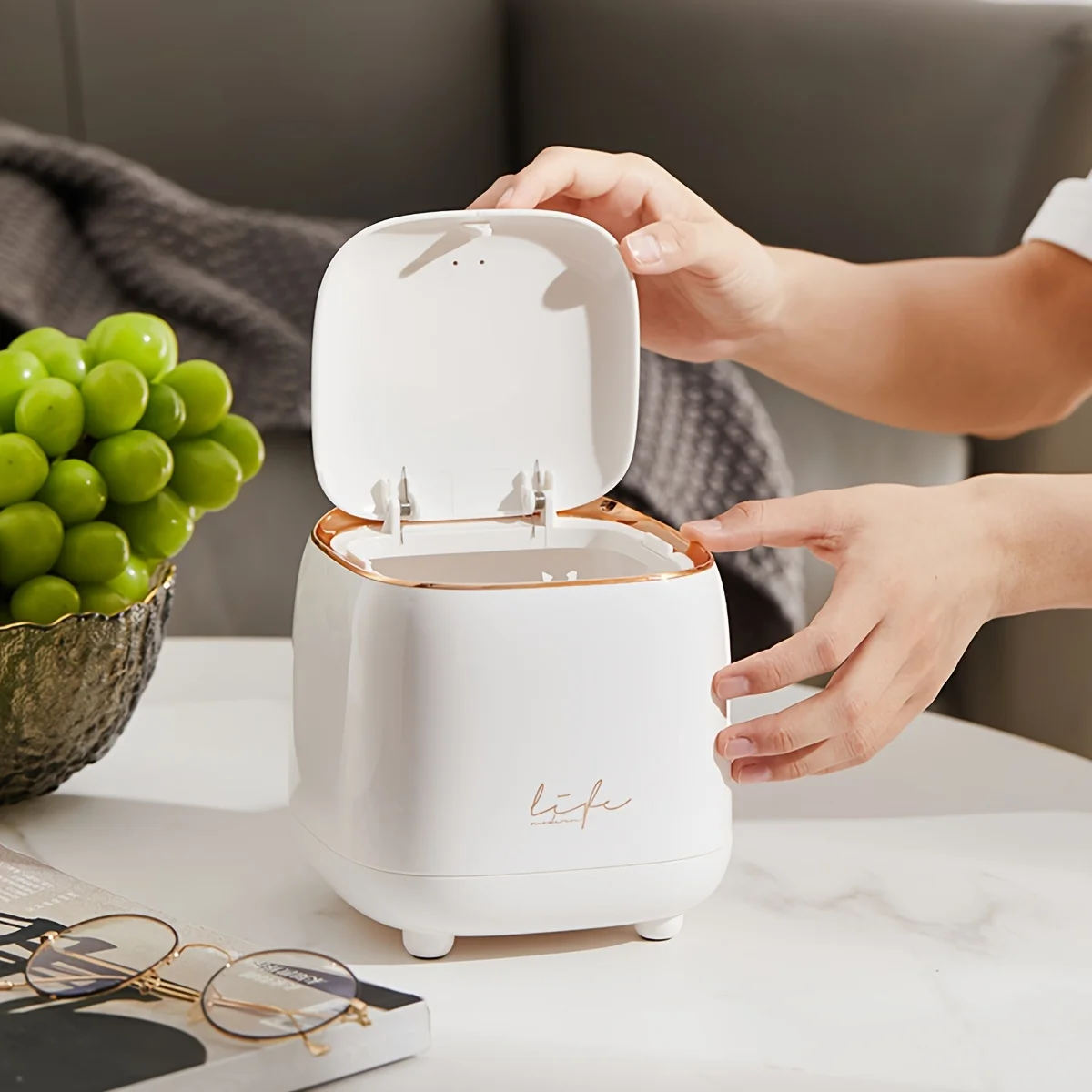 

Mini Desktop Trash Can with, Small Garbage Can for Countertop, Dressing Table About this item