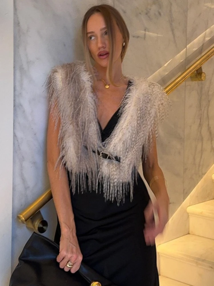 

Tossy Fashion Backless V-Neck Vest Top For Women Feathers Sleeveless Streetwear Contrast Patchwork Cropped Y2k Top Female Vest