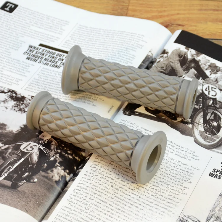 Retro Rubber Motorcycle Handlebar Grips 7/8\