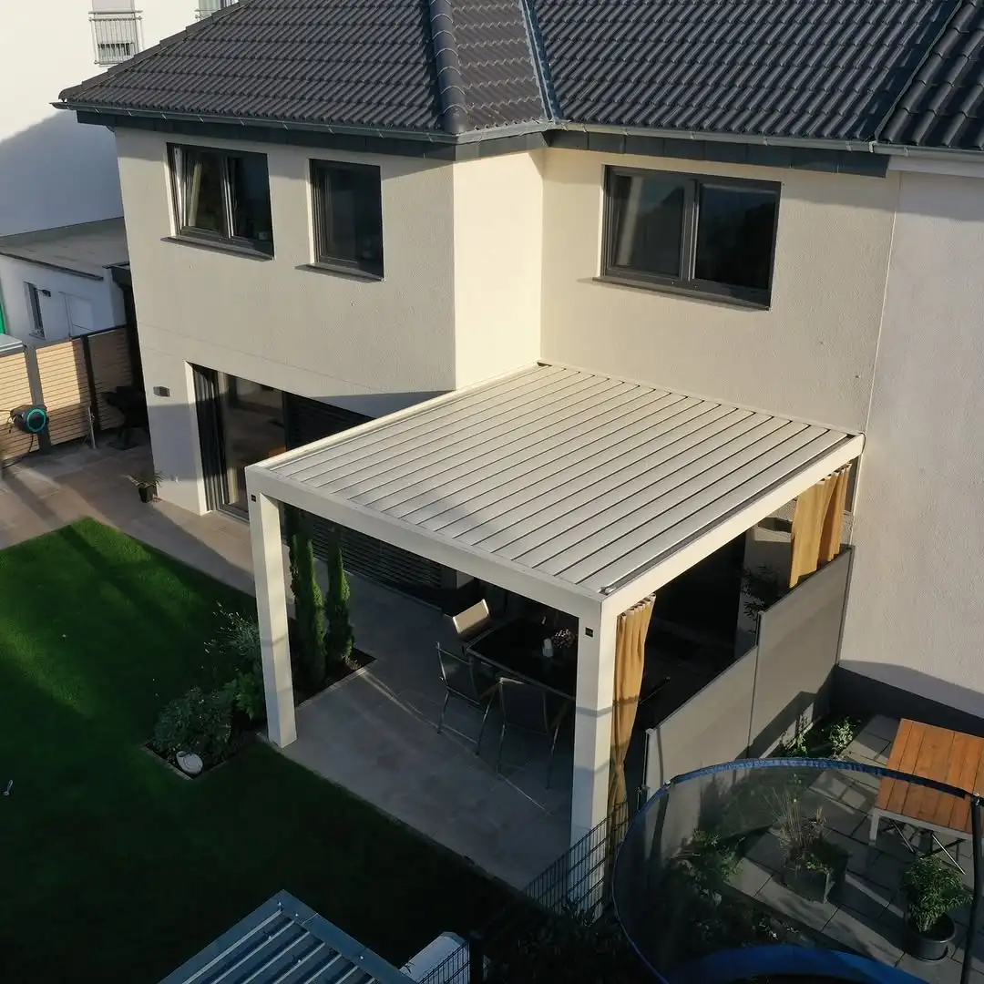 

Bioclimatic Aluminum Frame Pergola Automatic Roof Louvre with Rain Sensor Pergola Custom Outdoor Shade Retractable Roof Systems