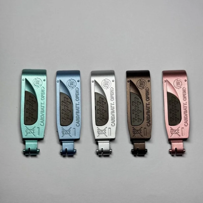 

The brand-new battery cover with rubber strip is suitable for Canon IXUS105is IXY200F SD1300is
