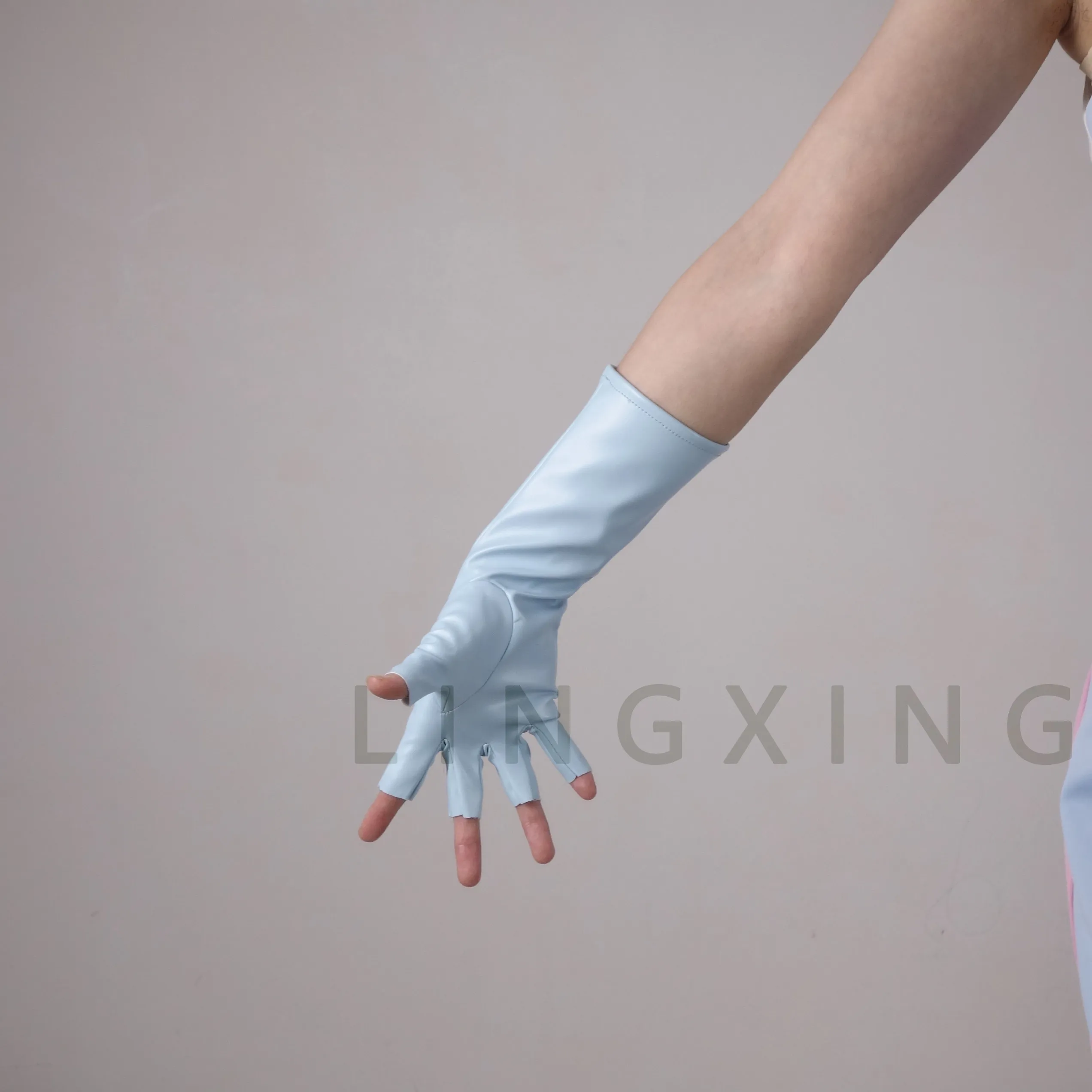 11 Zoll (28 cm) lange fingerlose Handschuhe aus Kunstleder, glänzend, schwarz-silber, halbfingerlos, fingerlose Wärmer, Handgelenkstulpen, Armstulpen, sexy – Detail 27