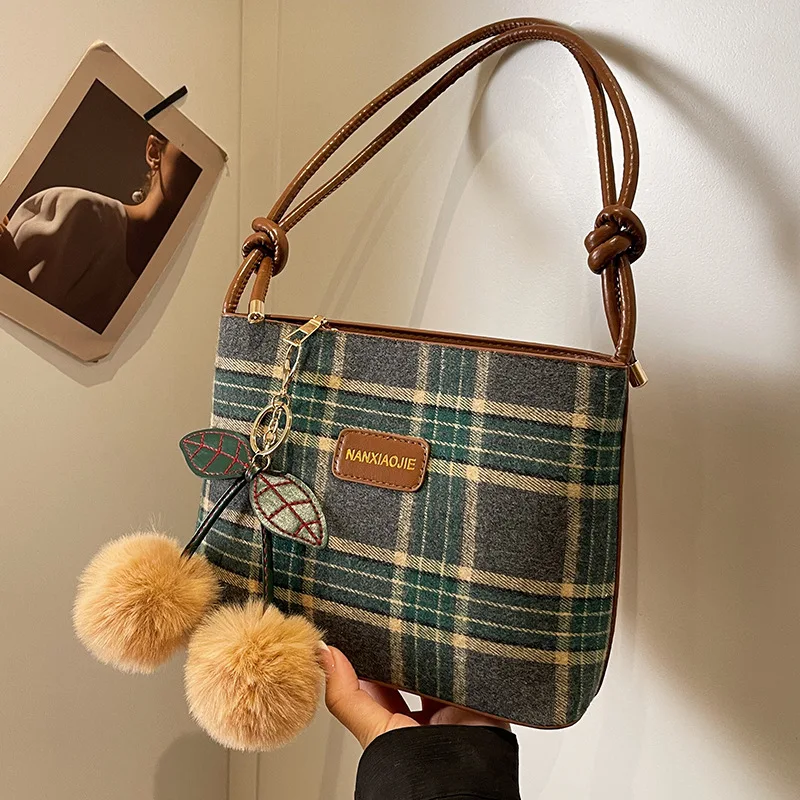 Vintage check, all-in-one shoulder bag, underarm bag, ladies 2024 new fashion, crossbody bucket bag