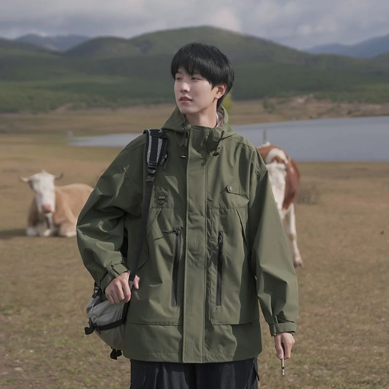 

Trendy Loose Fit Men's Windbreaker Jacket Japanese Cargo Jacket with Hood for Spring Autumn Outdoor Activities Waterproof Design