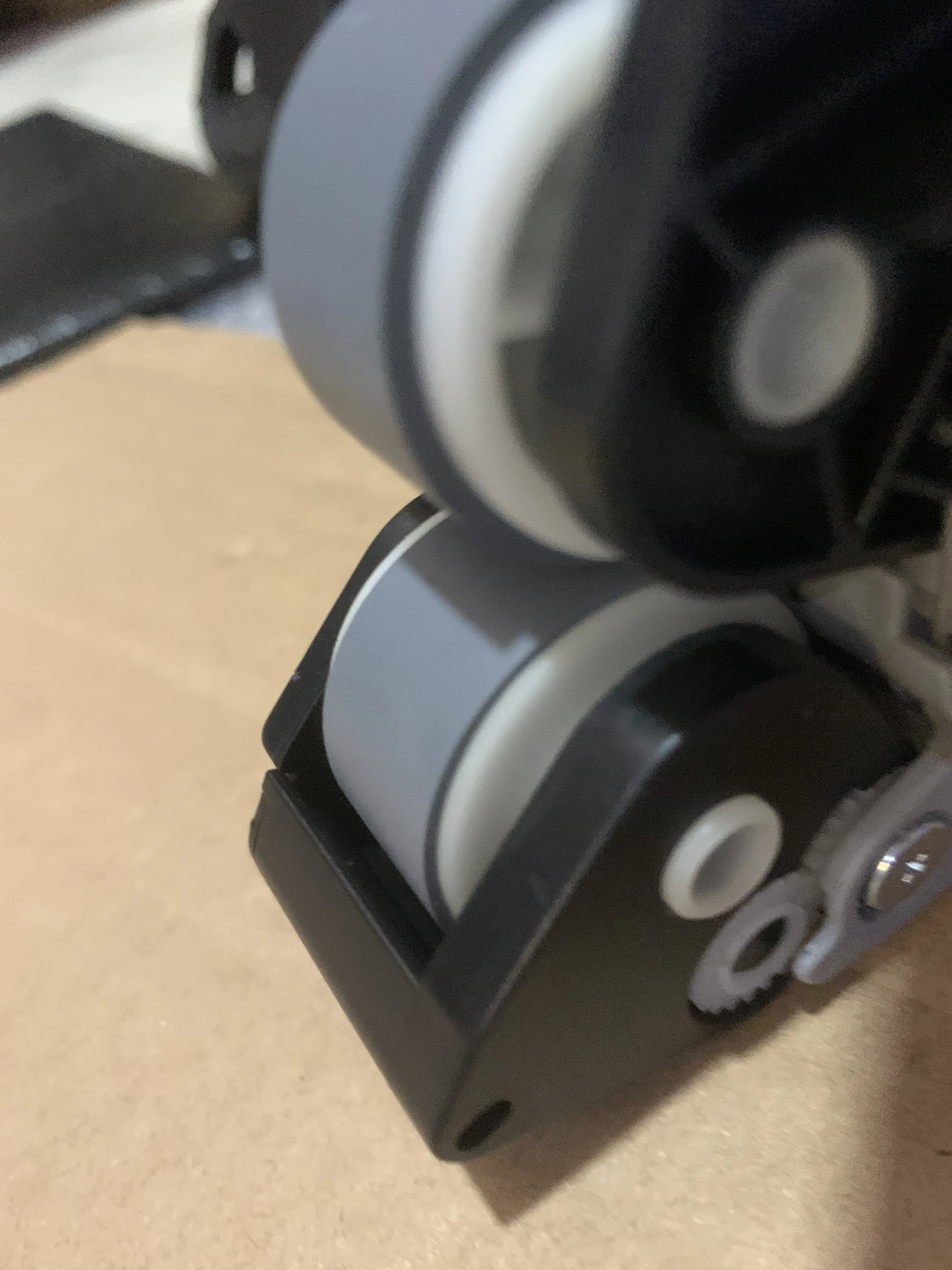 

1X Original 1547069 PICK ASSY Pickup Roller for Epson L200 L201 L100 L101 T22 ME33 ME330 ME35 ME350 TX120 TX130 SX125 S22 SX130