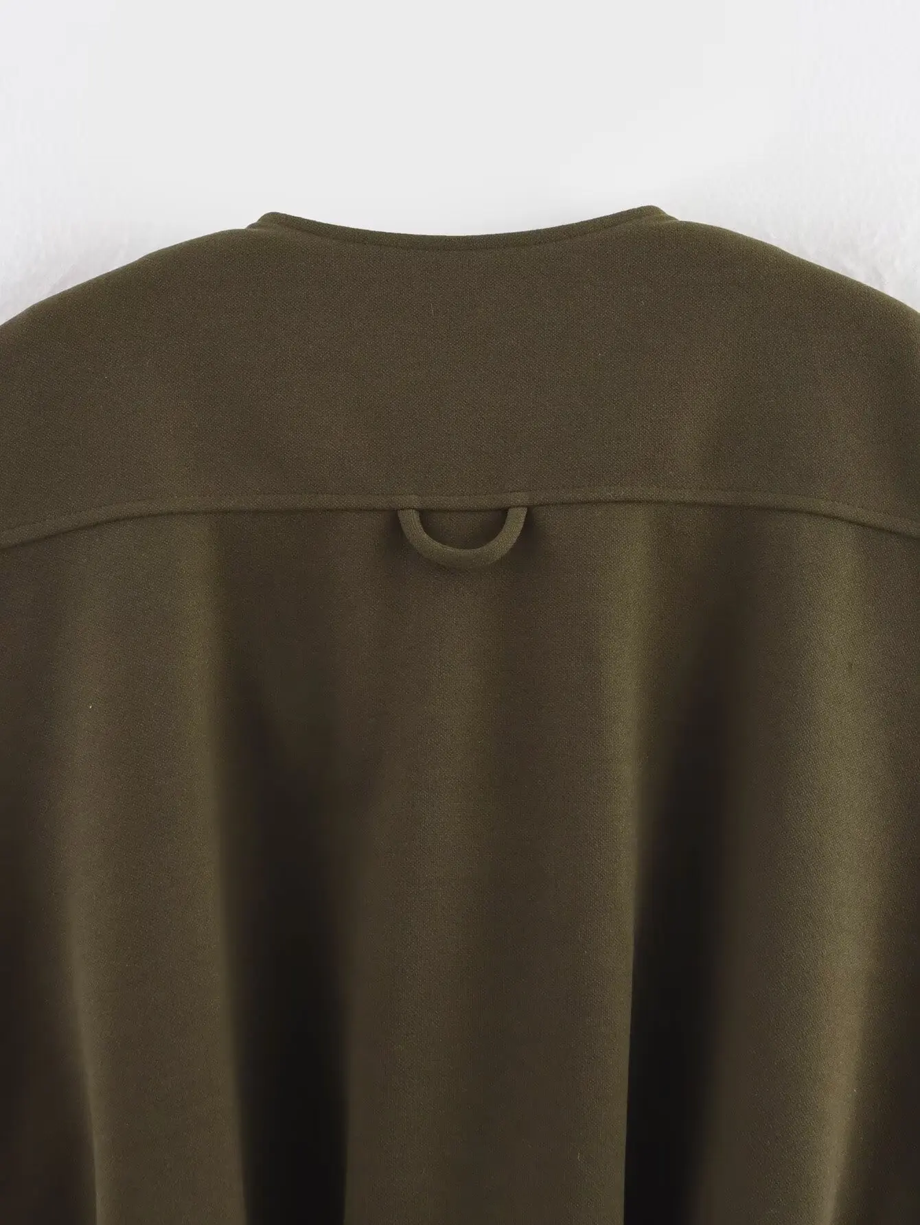 Women's Army Green Pocket Pleated Casual Vest Round Neck Sleeveless Fashion Trend 2026 Spring and Autumn New Style