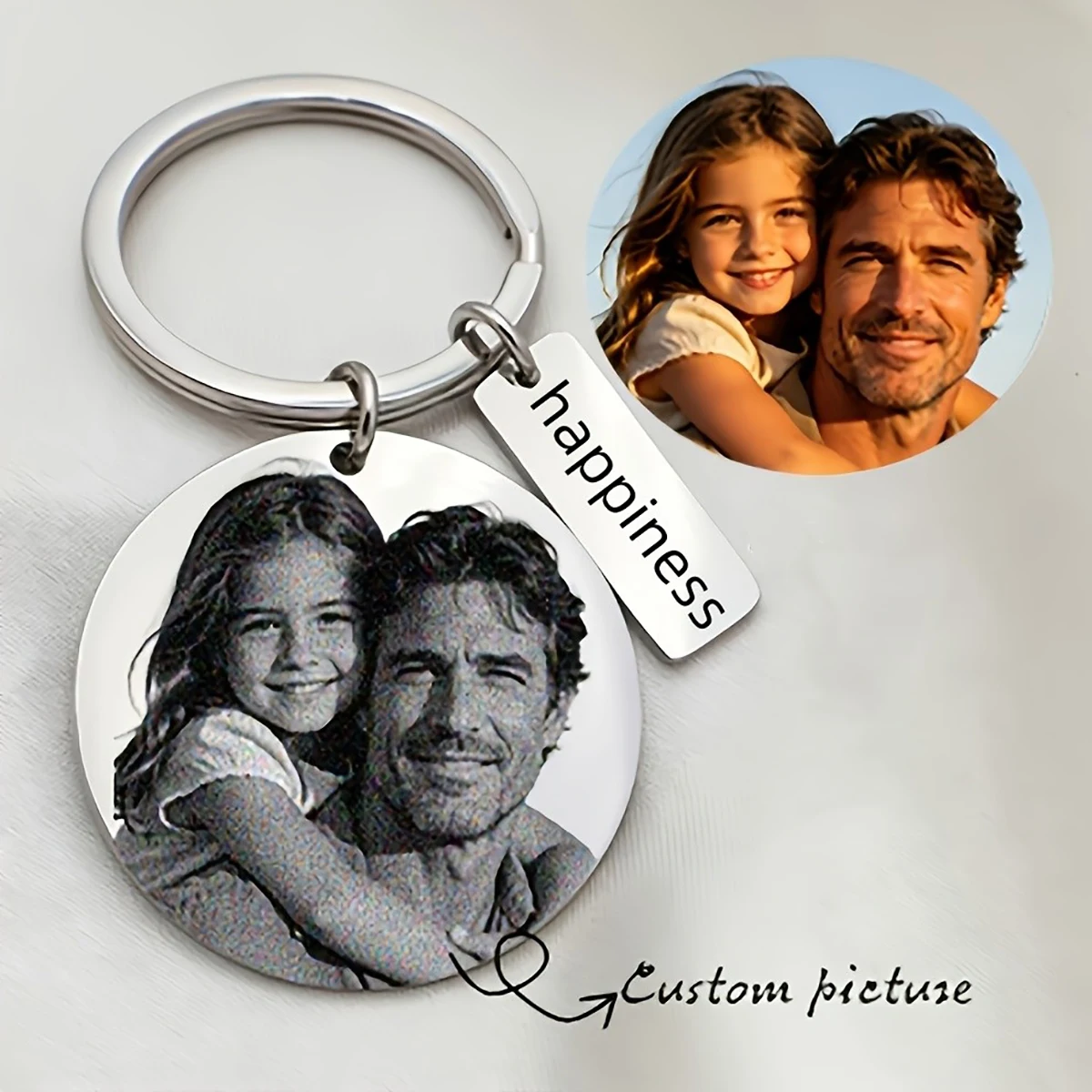 Custom Round Stainless Steel Photo Name Keychain Decorative Buckle Personalized Gift for Family Couple Holiday Daily Carry