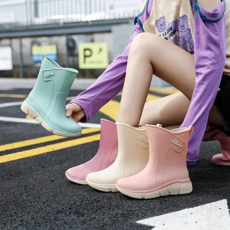 

Fashion Women's Rain Boots Mid-Tube Rain Boots PVC Thick-Soled Outer Wear Non-Slip Rubber Shoes Waterproof Outdoor Shoes 36-40