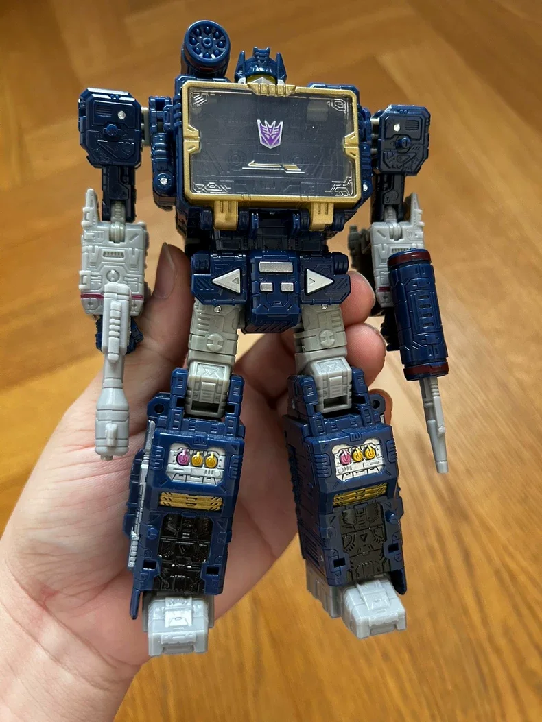 In Stock Hasbro Transformers Toy TRA GEN LEGACY EV Series Soundwave G2 Universe Jhiaxus Voyager V-class Robot Action Figure Gift